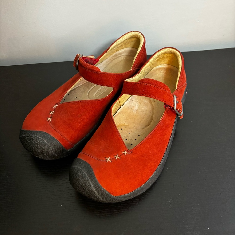 Keen Shoes. Red Mary Janes. Size US 8. Keen Calistoga Comfort Shoe